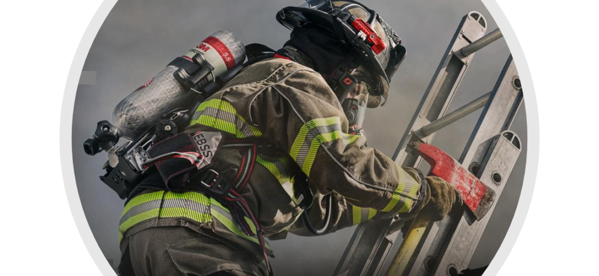 Bombero en escalera